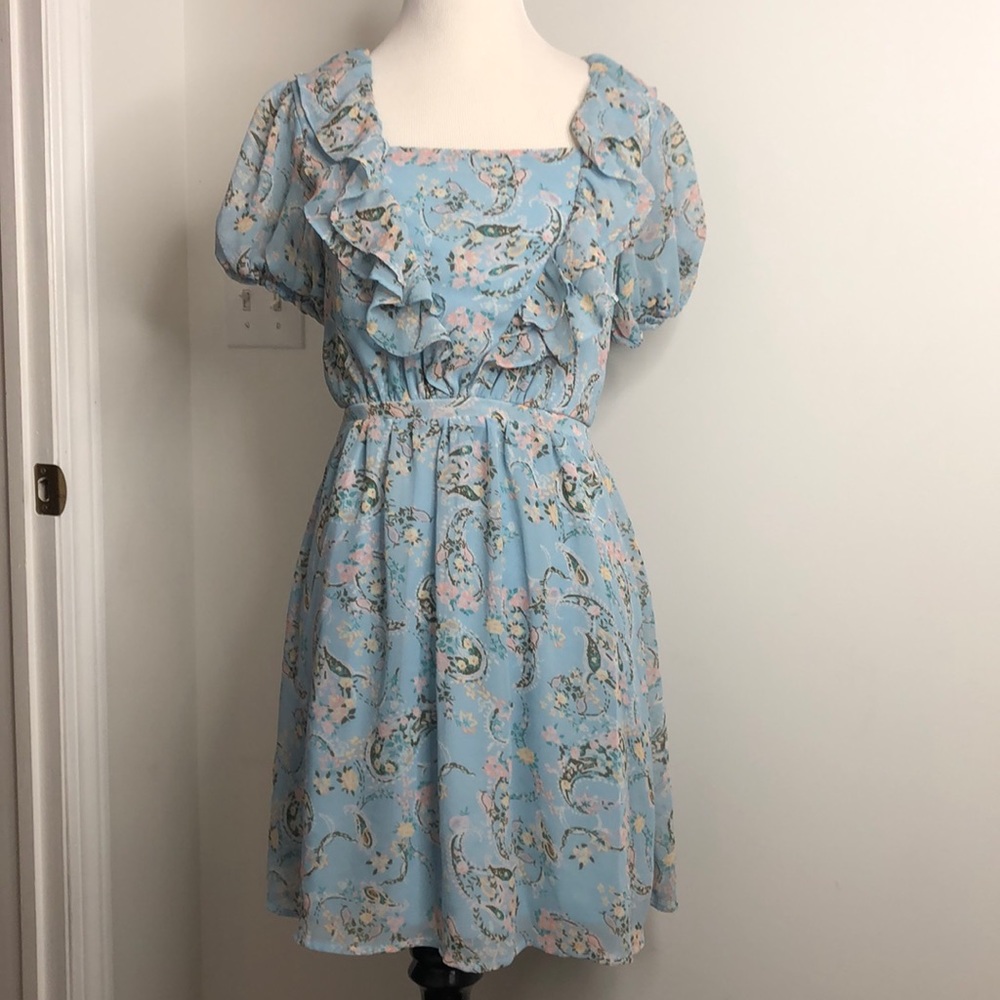Sadie & Sage Light Blue Puffed Sleeves Dress